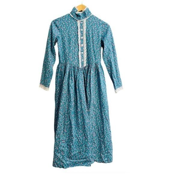 Handmade Prairie Pioneer Dress & Bonnet - Picture 2 of 15